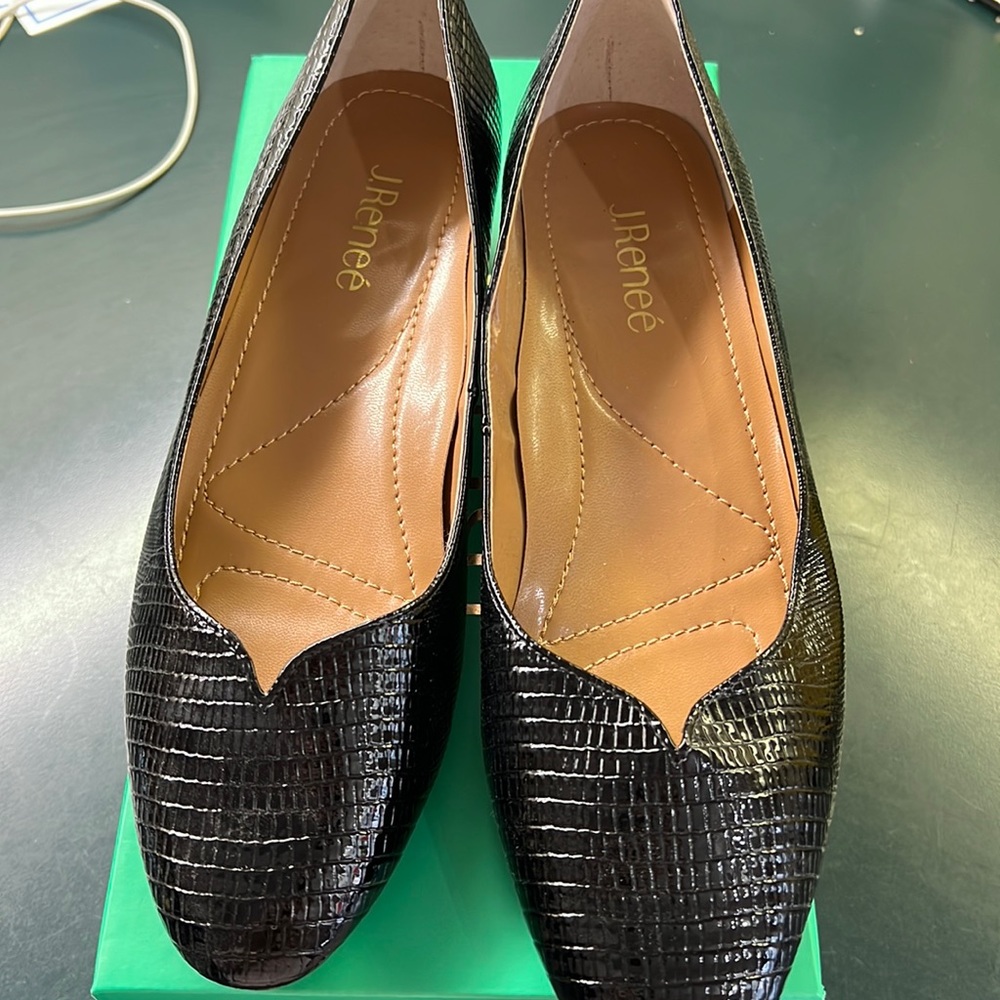 NWB J Renee Bambalina Lizard Patent Pumps never worn!